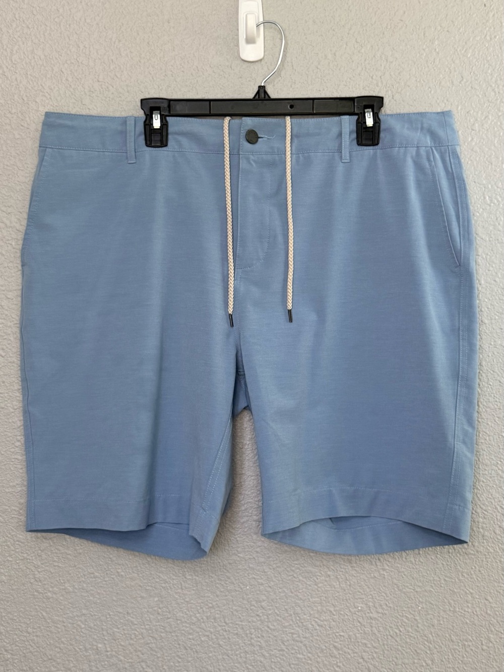 Faherty | All Day Shorts | Powder Blue | Waist 38” Inseam 9”